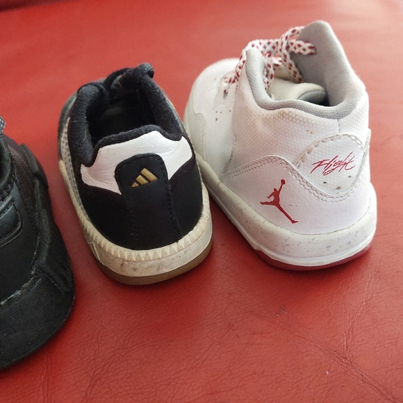 Lot Of 3 Kids Sneakers Sz 5,6,7 Jordans Adidas Shoes ( Bag C) - Picture 12 of 15